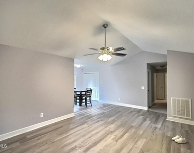 20 Hollyfield Lane - Photo Thumbnail 4