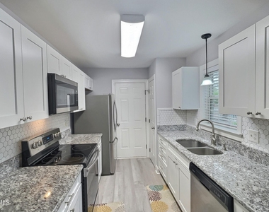 20 Hollyfield Lane - Photo Thumbnail 6