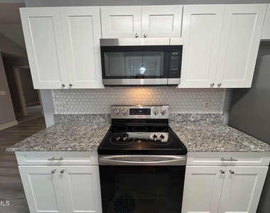 20 Hollyfield Lane - Photo Thumbnail 7