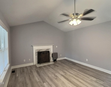 20 Hollyfield Lane - Photo Thumbnail 3