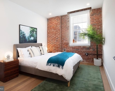 1099 Germantown Avenue - Photo Thumbnail 3
