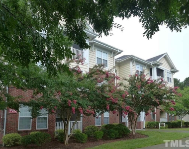 922 Providence Glen Drive - Photo Thumbnail 13