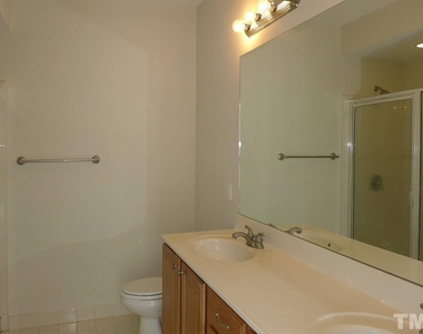 922 Providence Glen Drive - Photo Thumbnail 9