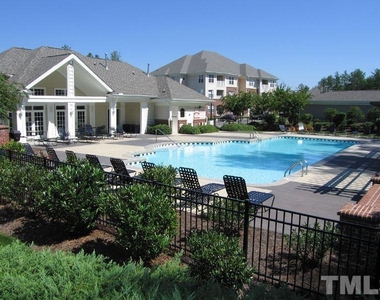 922 Providence Glen Drive - Photo Thumbnail 14