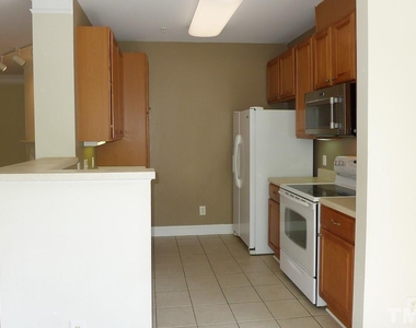 922 Providence Glen Drive - Photo Thumbnail 5