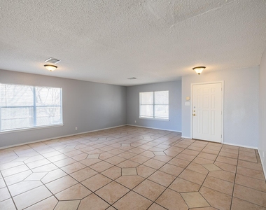 1240 Dexford Dr - Photo Thumbnail 6