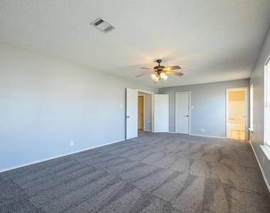 1240 Dexford Dr - Photo Thumbnail 20