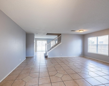 1240 Dexford Dr - Photo Thumbnail 7