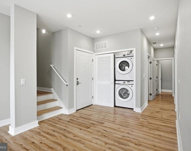 1000 W Girard Avenue - Photo Thumbnail 6