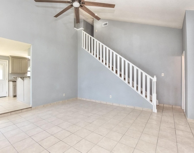 1202 Southwalk St - Photo Thumbnail 7