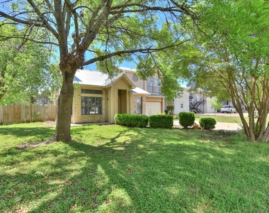 1202 Southwalk St - Photo Thumbnail 2