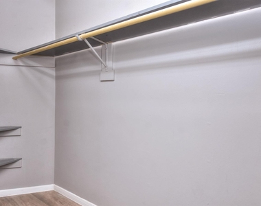 1202 Southwalk St - Photo Thumbnail 20