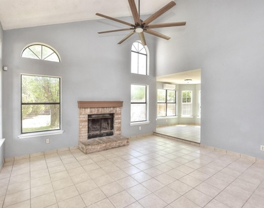 1202 Southwalk St - Photo Thumbnail 8
