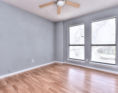 1202 Southwalk St - Photo Thumbnail 21