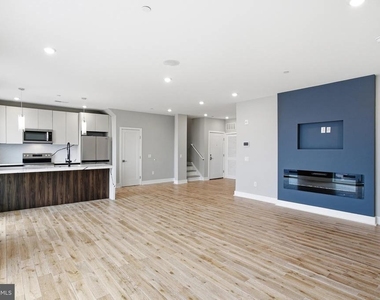 1000 W Girard Avenue - Photo Thumbnail 5