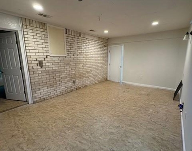 606 Guadalimar St - Photo Thumbnail 9