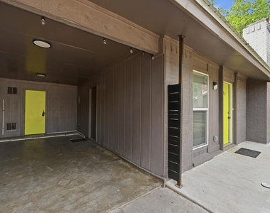 5104 Spruce Cv - Photo Thumbnail 2