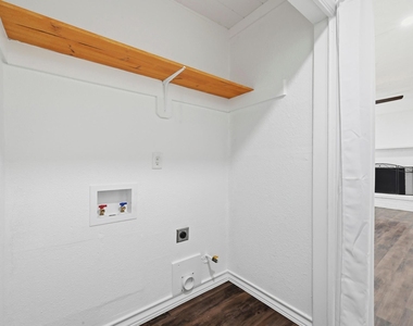 5104 Spruce Cv - Photo Thumbnail 16