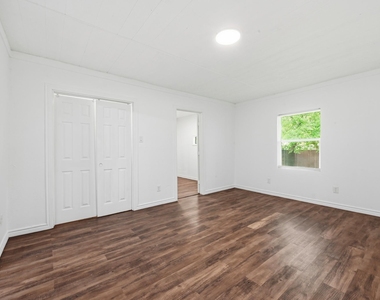 5104 Spruce Cv - Photo Thumbnail 12