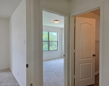 160 Mistletoe Ln - Photo Thumbnail 16