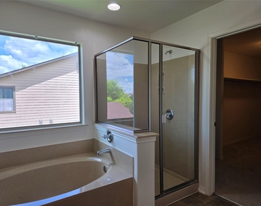 160 Mistletoe Ln - Photo Thumbnail 24
