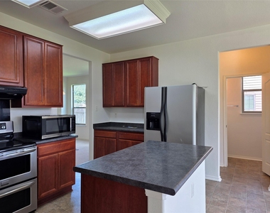 160 Mistletoe Ln - Photo Thumbnail 7