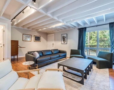 500 E Riverside Dr - Photo Thumbnail 4
