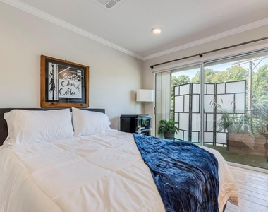 500 E Riverside Dr - Photo Thumbnail 18