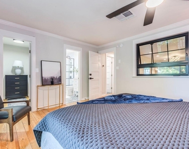 500 E Riverside Dr - Photo Thumbnail 14