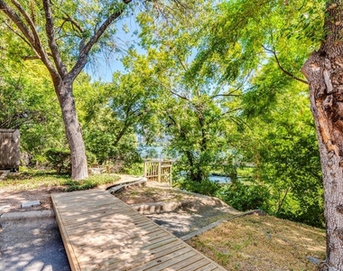 500 E Riverside Dr - Photo Thumbnail 23