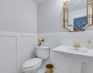 500 E Riverside Dr - Photo Thumbnail 9