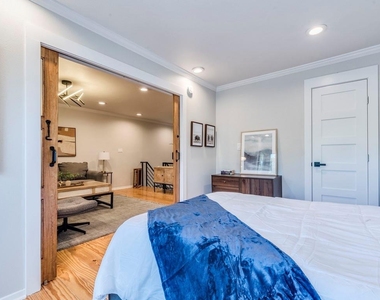 500 E Riverside Dr - Photo Thumbnail 19