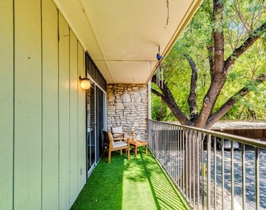 500 E Riverside Dr - Photo Thumbnail 22