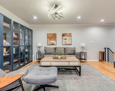 500 E Riverside Dr - Photo Thumbnail 12