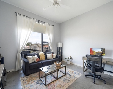 2525 S Lamar Blvd - Photo Thumbnail 16
