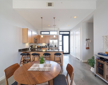 2525 S Lamar Blvd - Photo Thumbnail 6