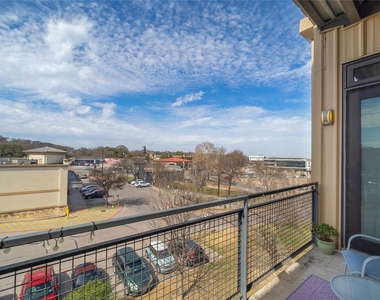 2525 S Lamar Blvd - Photo Thumbnail 24