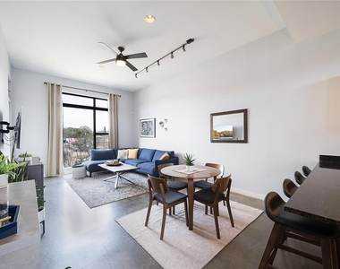 2525 S Lamar Blvd - Photo Thumbnail 5