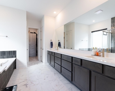 2905 Canto Trce - Photo Thumbnail 16