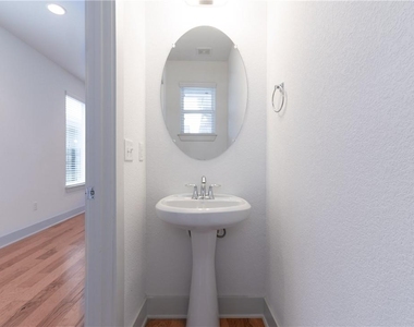 1410 Casa Dr - Photo Thumbnail 3