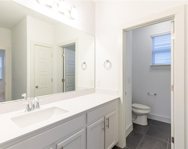 1410 Casa Dr - Photo Thumbnail 12