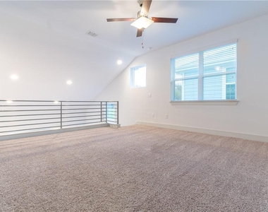 1410 Casa Dr - Photo Thumbnail 9