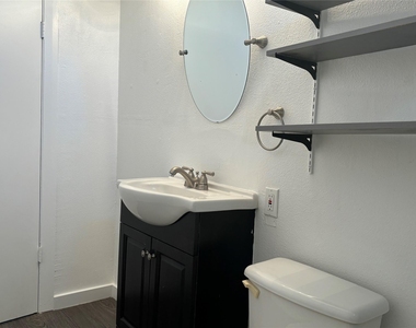 2906 E 12th St - Photo Thumbnail 8
