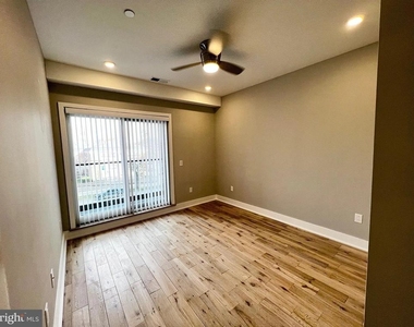 1000 W Girard Avenue - Photo Thumbnail 30
