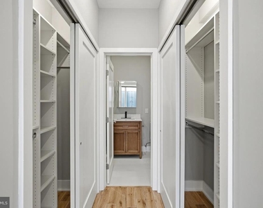 1000 W Girard Avenue - Photo Thumbnail 4