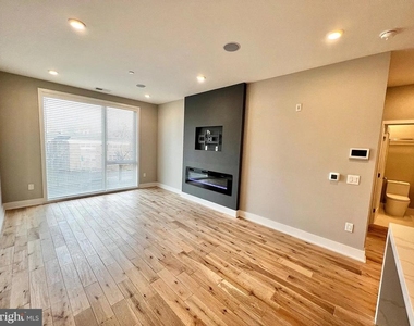 1000 W Girard Avenue - Photo Thumbnail 34
