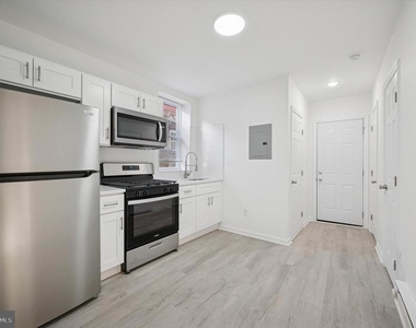1418 W Erie Avenue - Photo Thumbnail 4