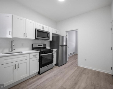 1418 W Erie Avenue - Photo Thumbnail 3