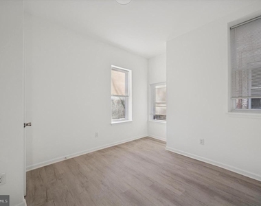 1418 W Erie Avenue - Photo Thumbnail 5