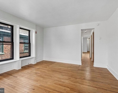 2105 Green Street - Photo Thumbnail 9